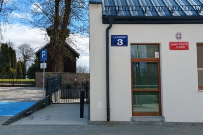 Budynek Żłobka Publicznego w Filipowie przy ul. Konopnickiej 3 z miejscem parkingowym dla osób z niepełnosprawnościami